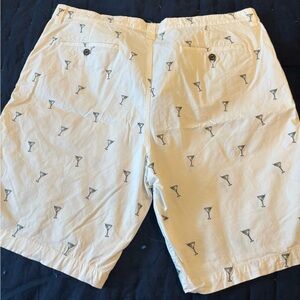 Tommy Bahama White Martini Glass Embroidered Shorts 42